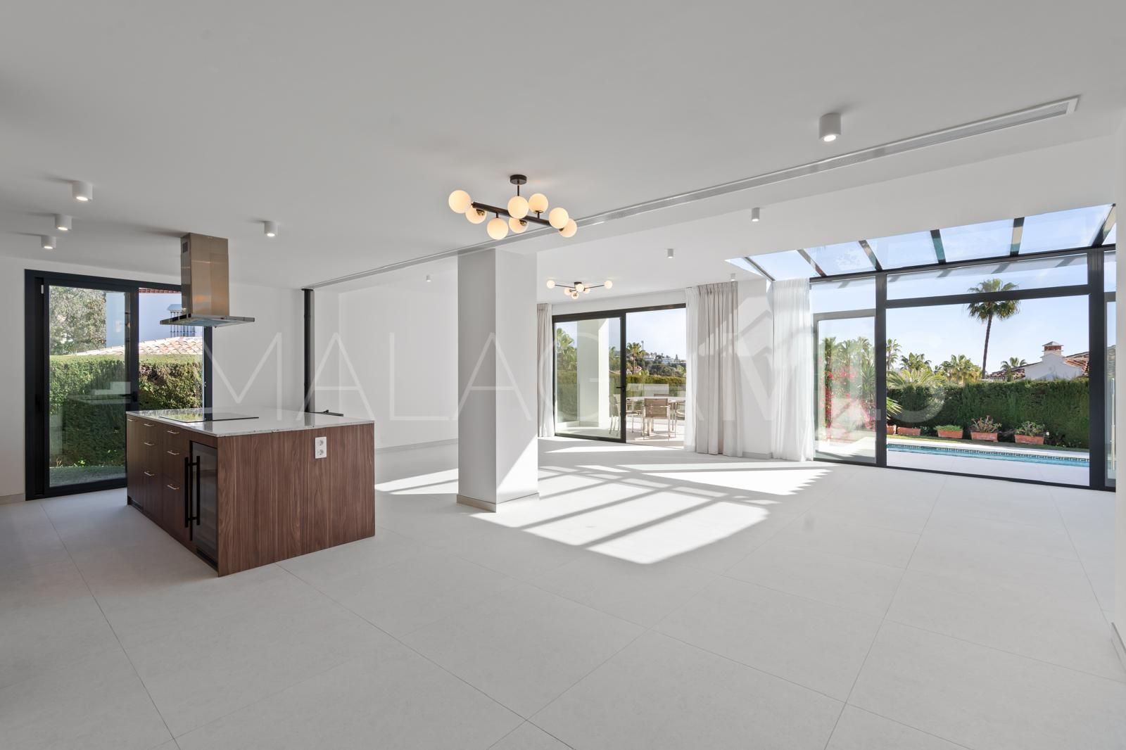 Villa for sale in Elviria Hills
