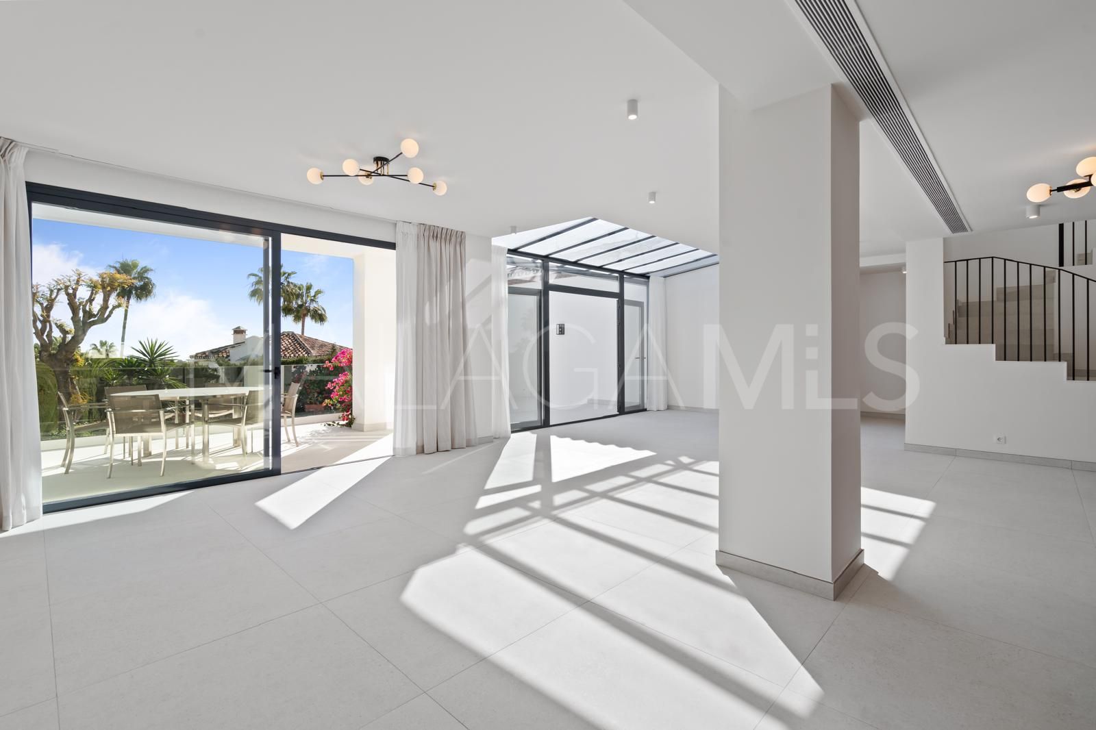 Villa for sale in Elviria Hills