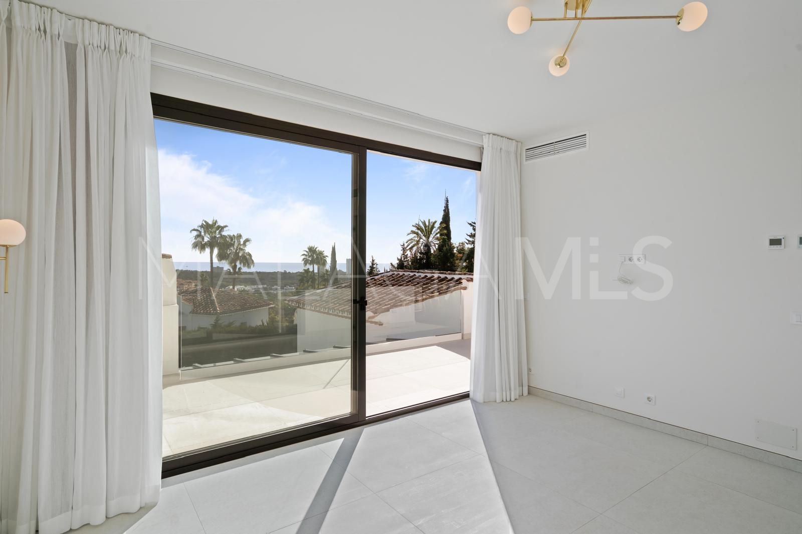 Villa for sale in Elviria Hills