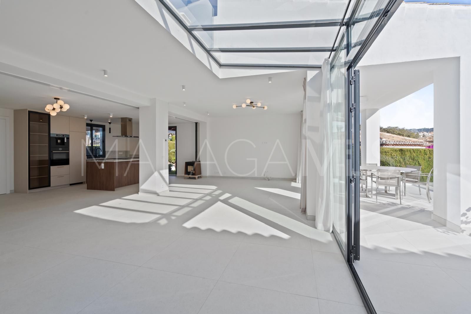 Villa for sale in Elviria Hills
