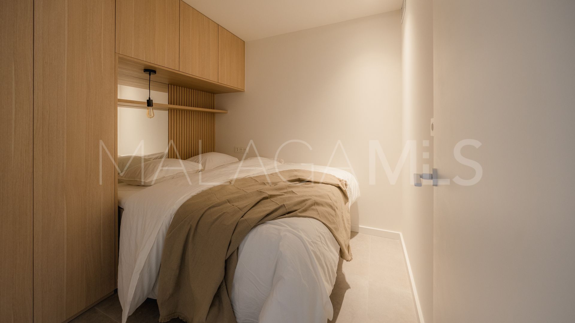 Apartment for sale in Nueva Andalucia with 3 bedrooms