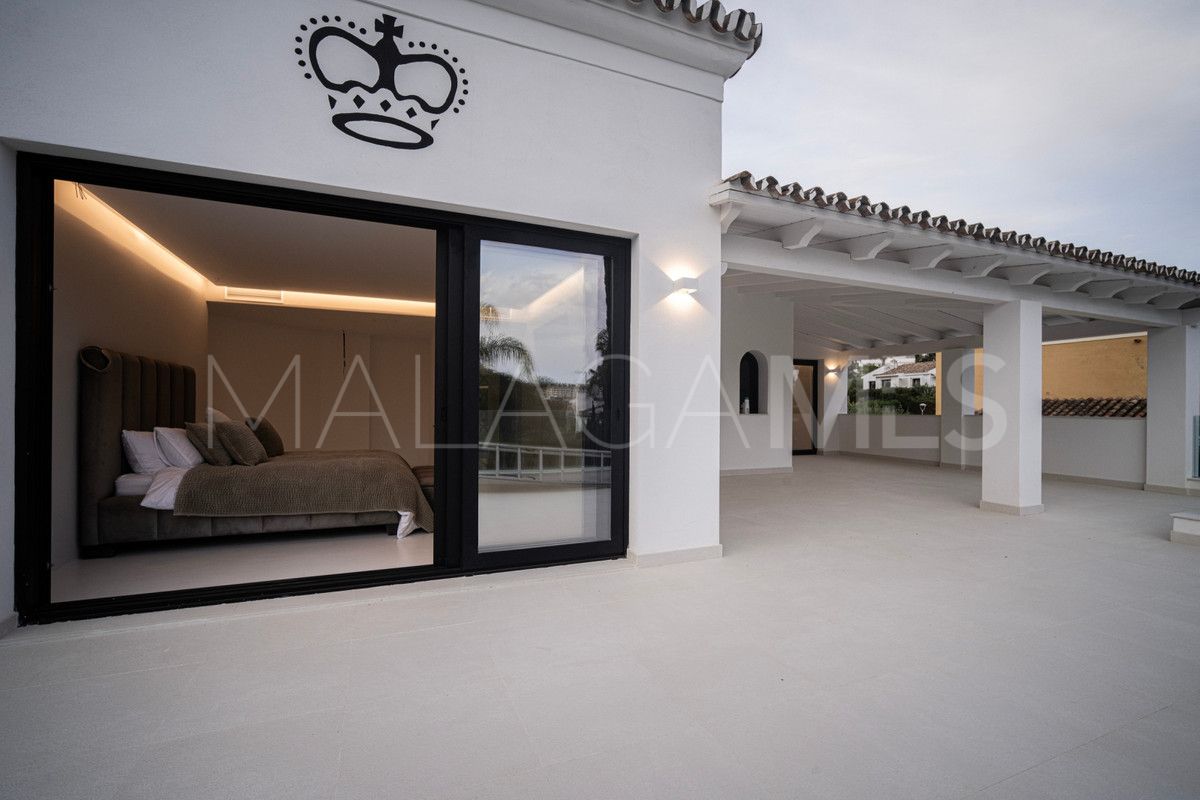 4 bedrooms villa for sale in Parcelas del Golf