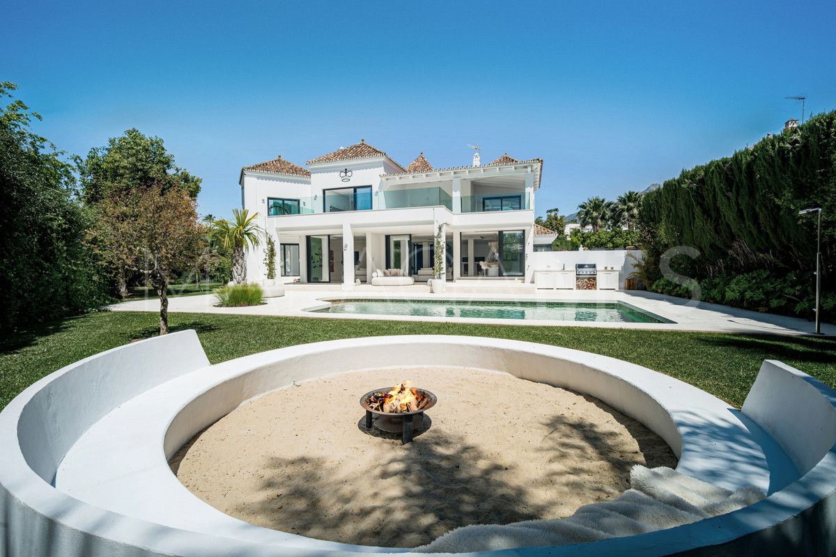 4 bedrooms villa for sale in Parcelas del Golf