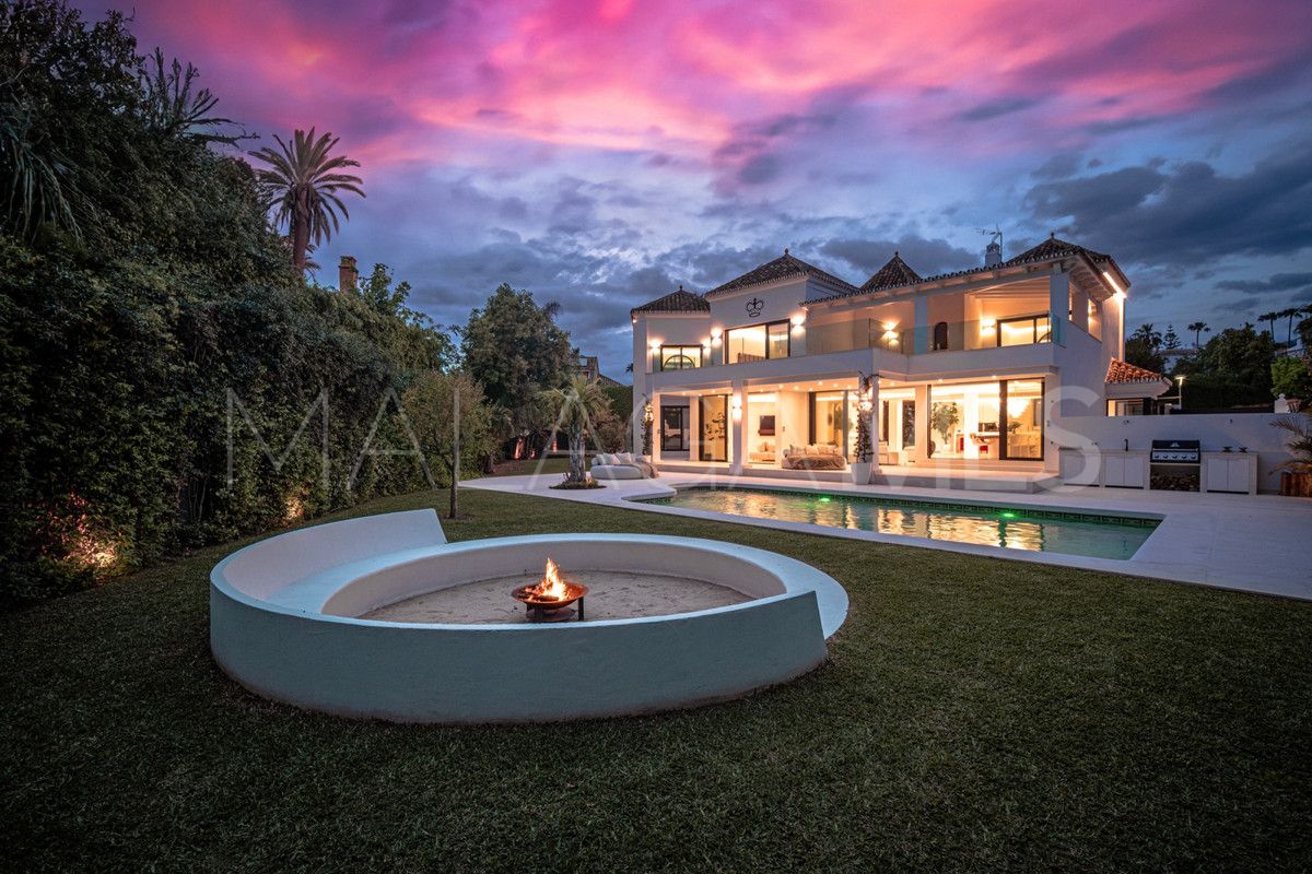4 bedrooms villa for sale in Parcelas del Golf