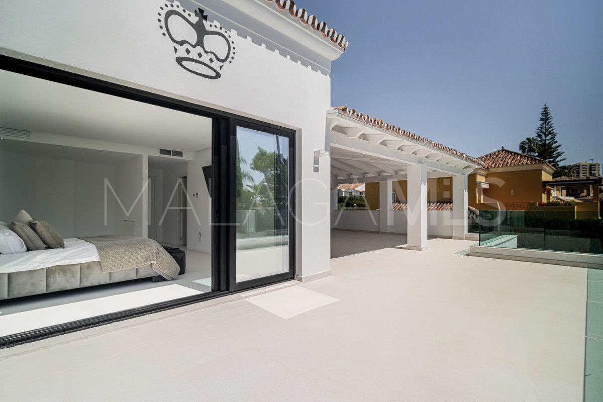 4 bedrooms villa for sale in Parcelas del Golf