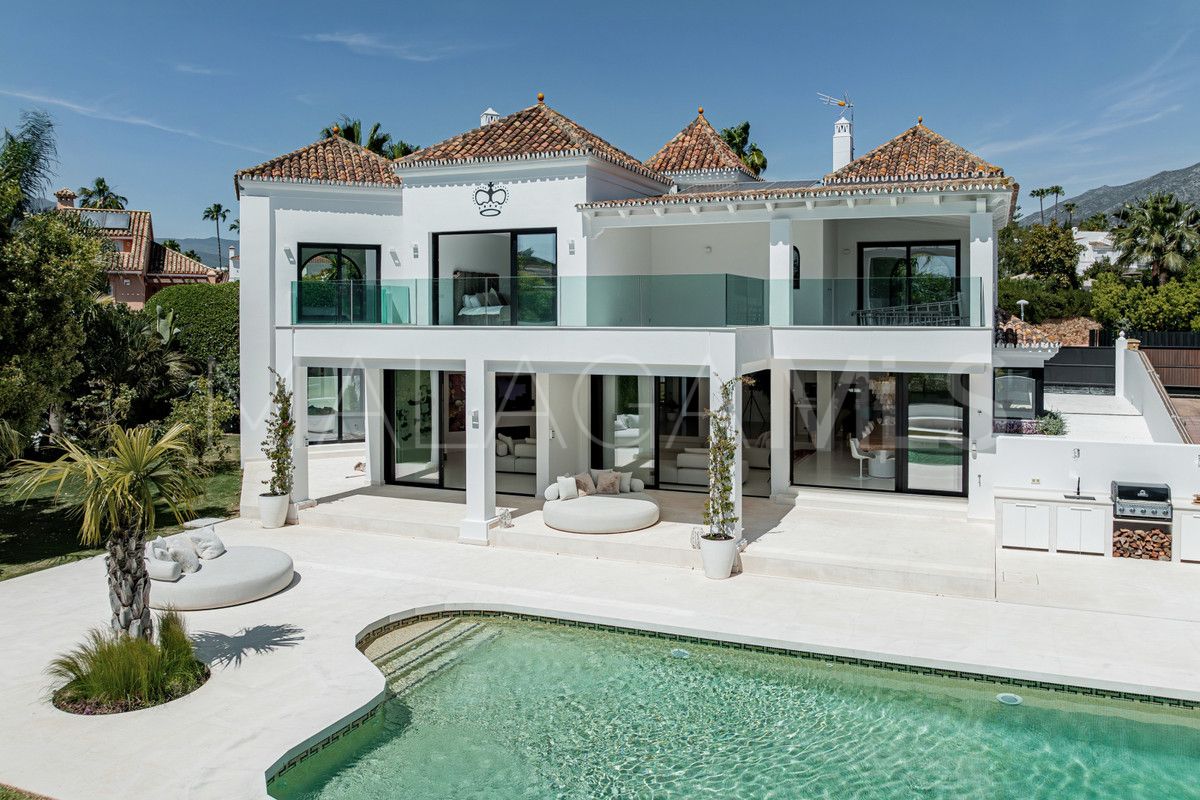 4 bedrooms villa for sale in Parcelas del Golf
