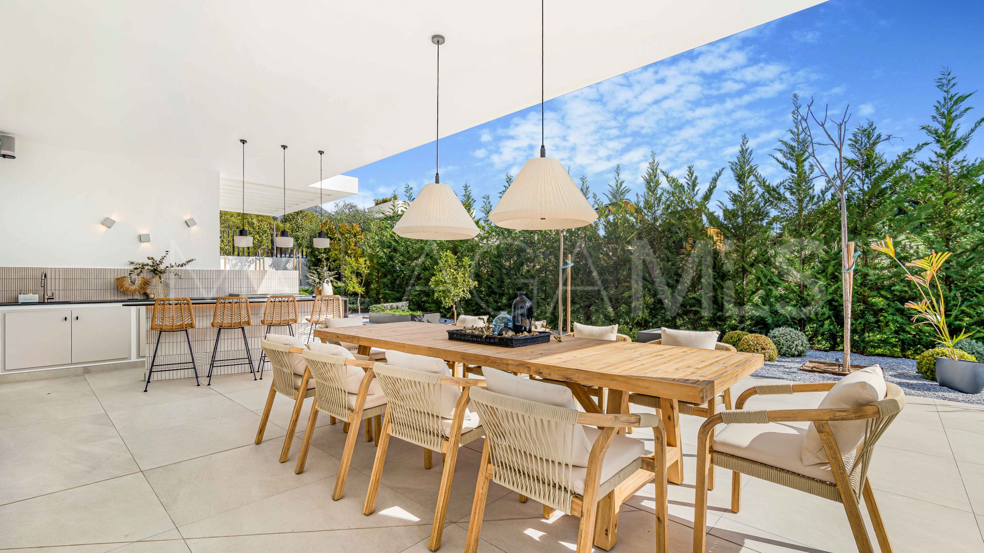Lomas de Puente Romano 6 bedrooms villa for sale