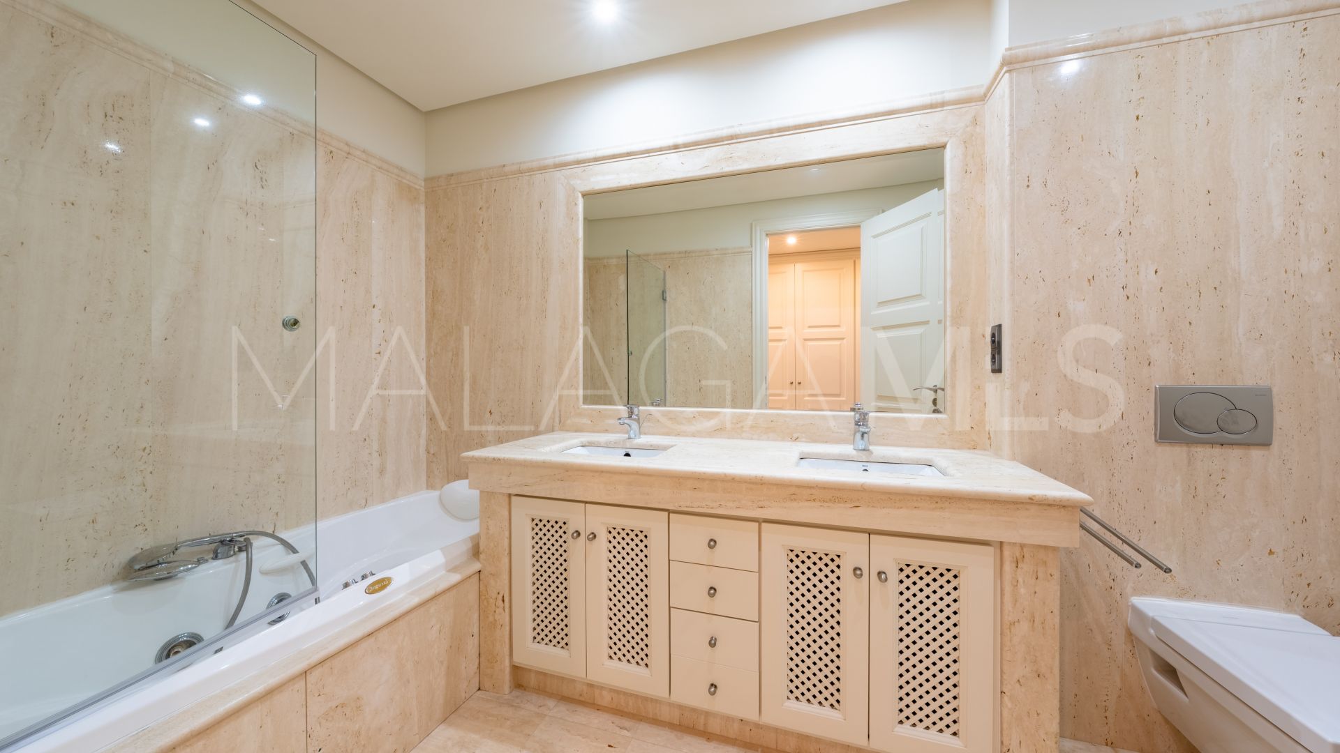 Apartment for sale in Doncella Beach with 2 bedrooms