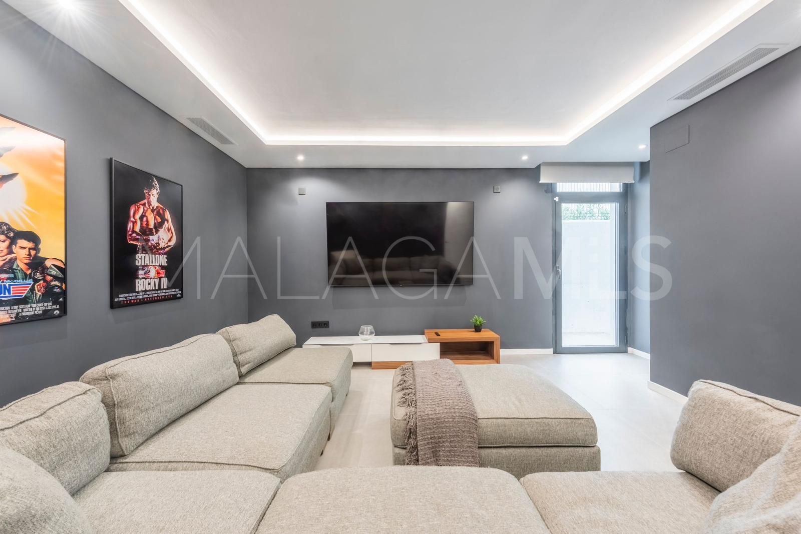 Buy villa in El Campanario