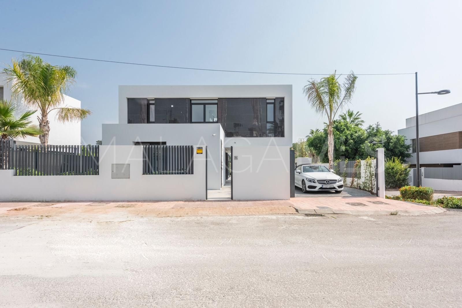 Buy villa in El Campanario