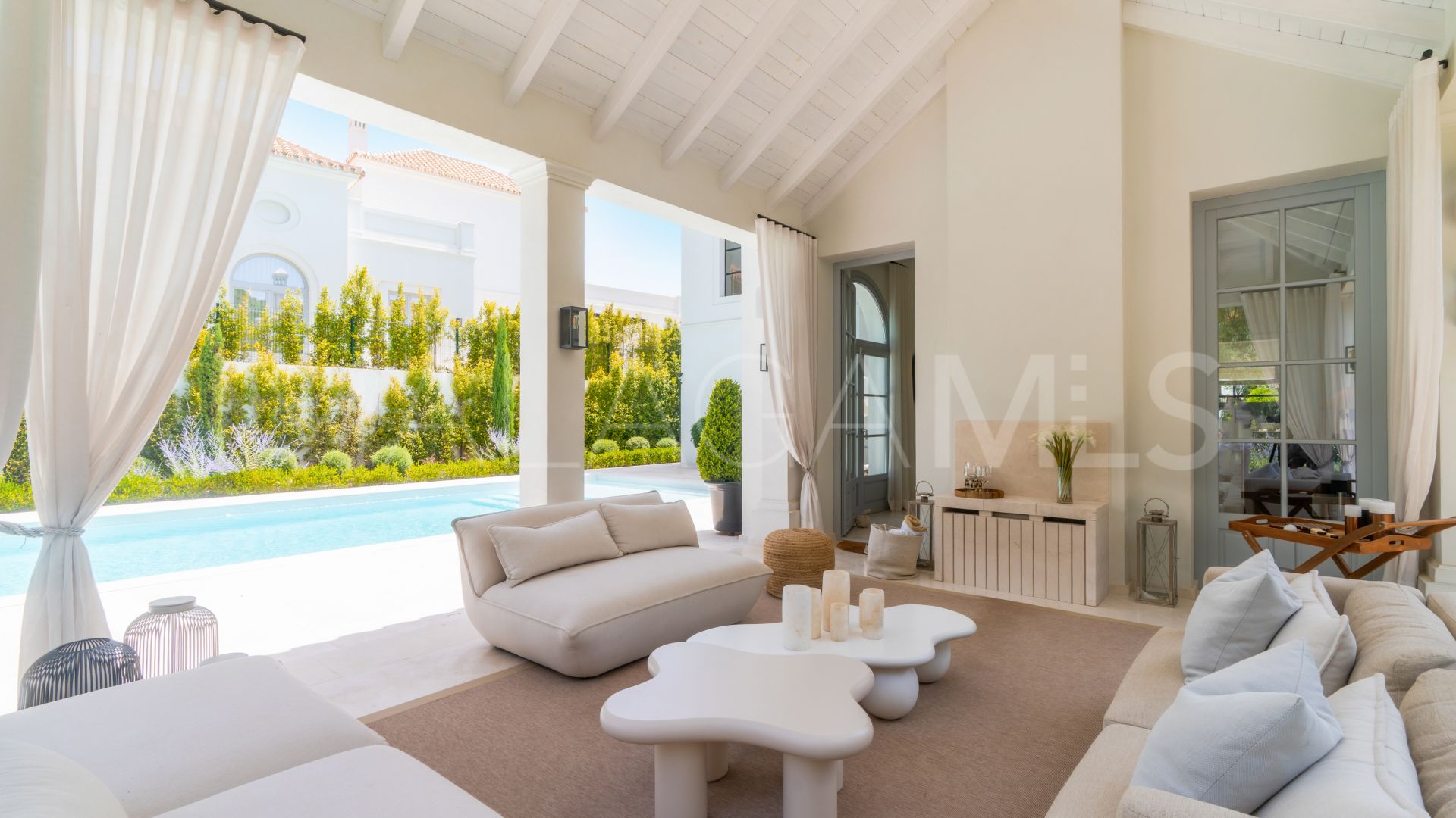 Nueva Andalucia 5 bedrooms villa for sale