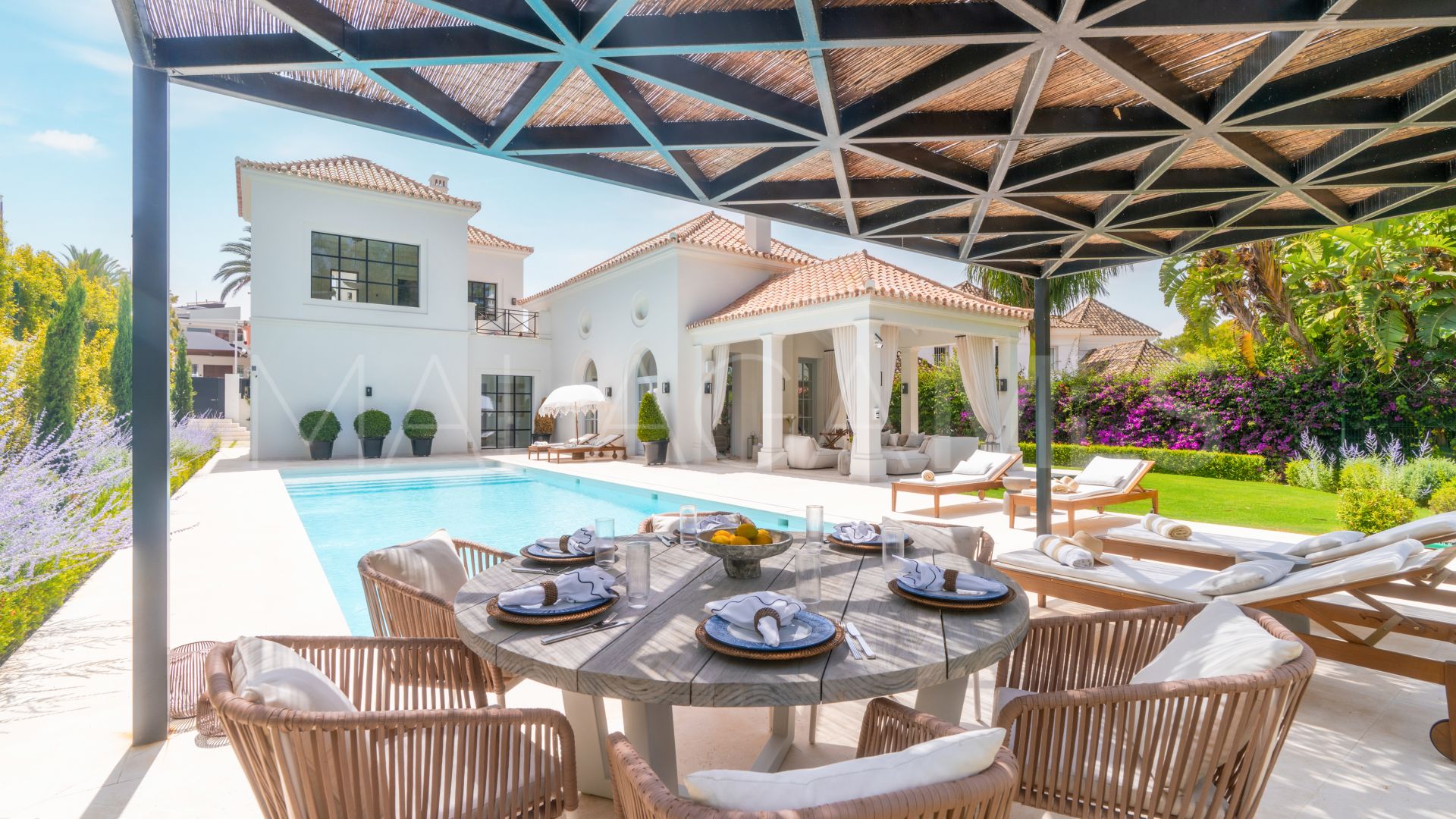 Nueva Andalucia 5 bedrooms villa for sale