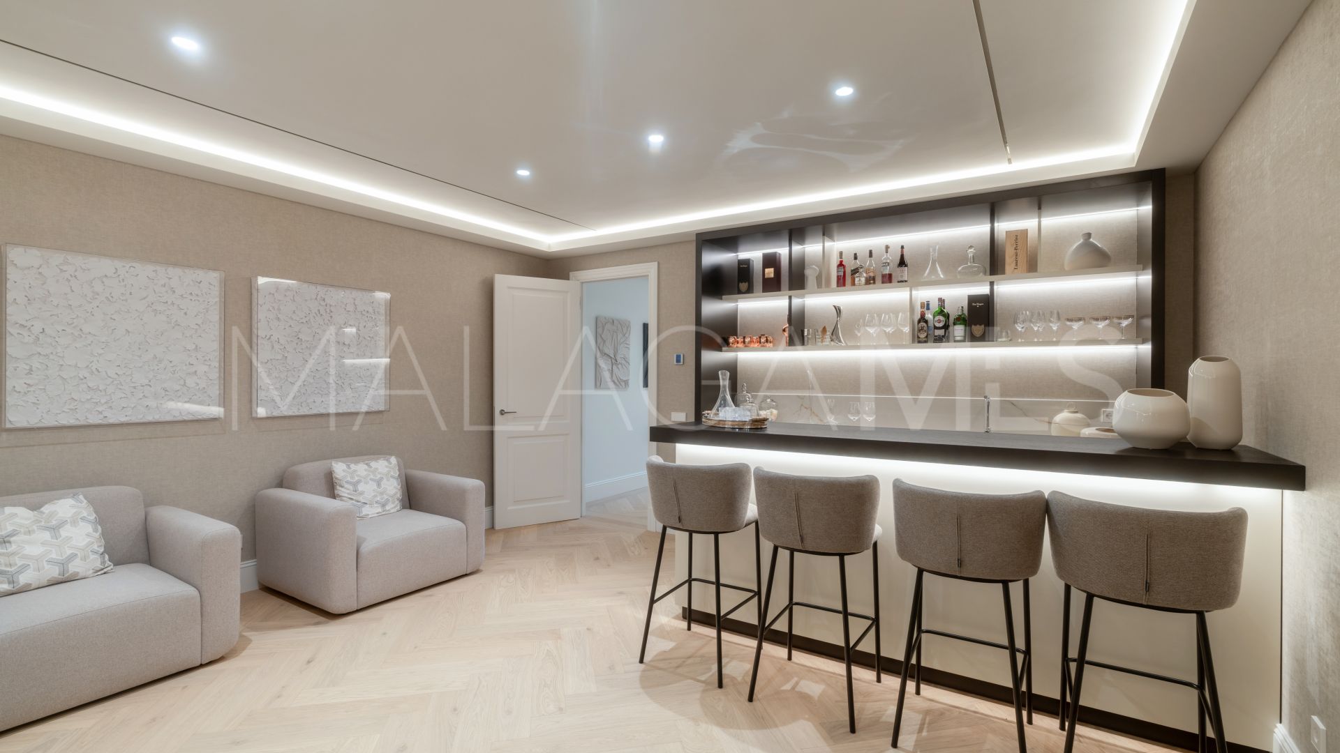 Nueva Andalucia 5 bedrooms villa for sale