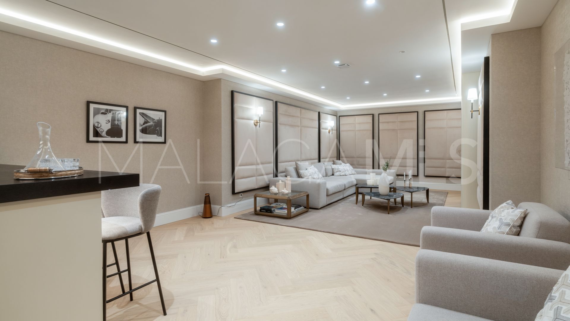Nueva Andalucia 5 bedrooms villa for sale