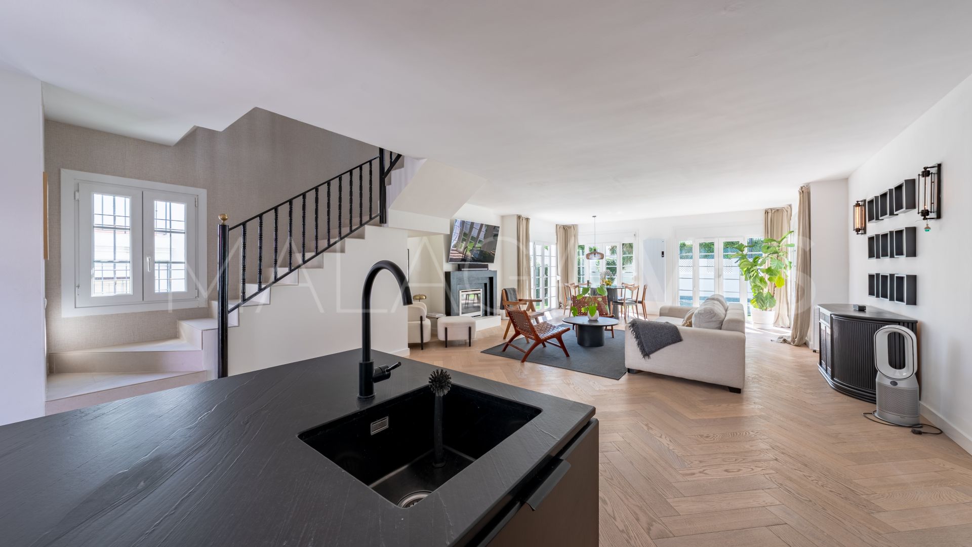 Radhus for sale in Benamara