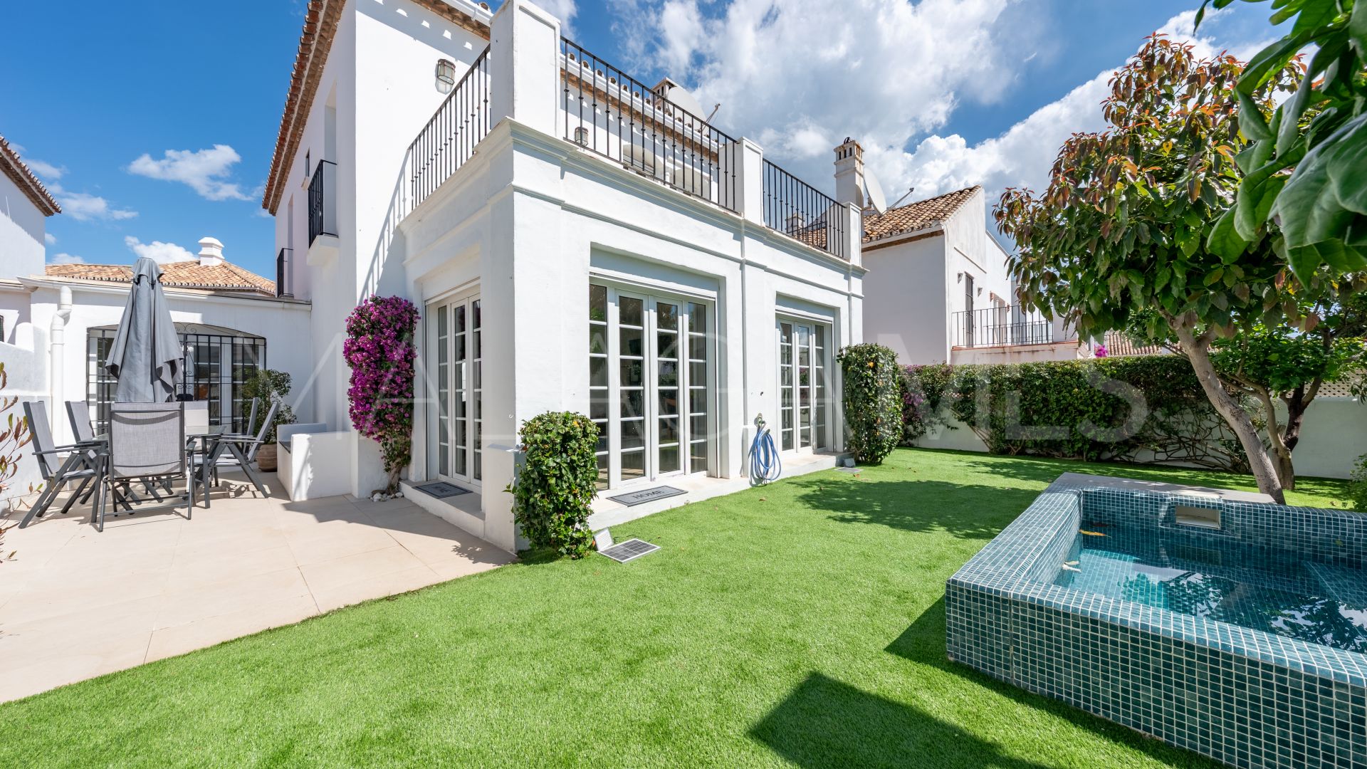 Radhus for sale in Benamara
