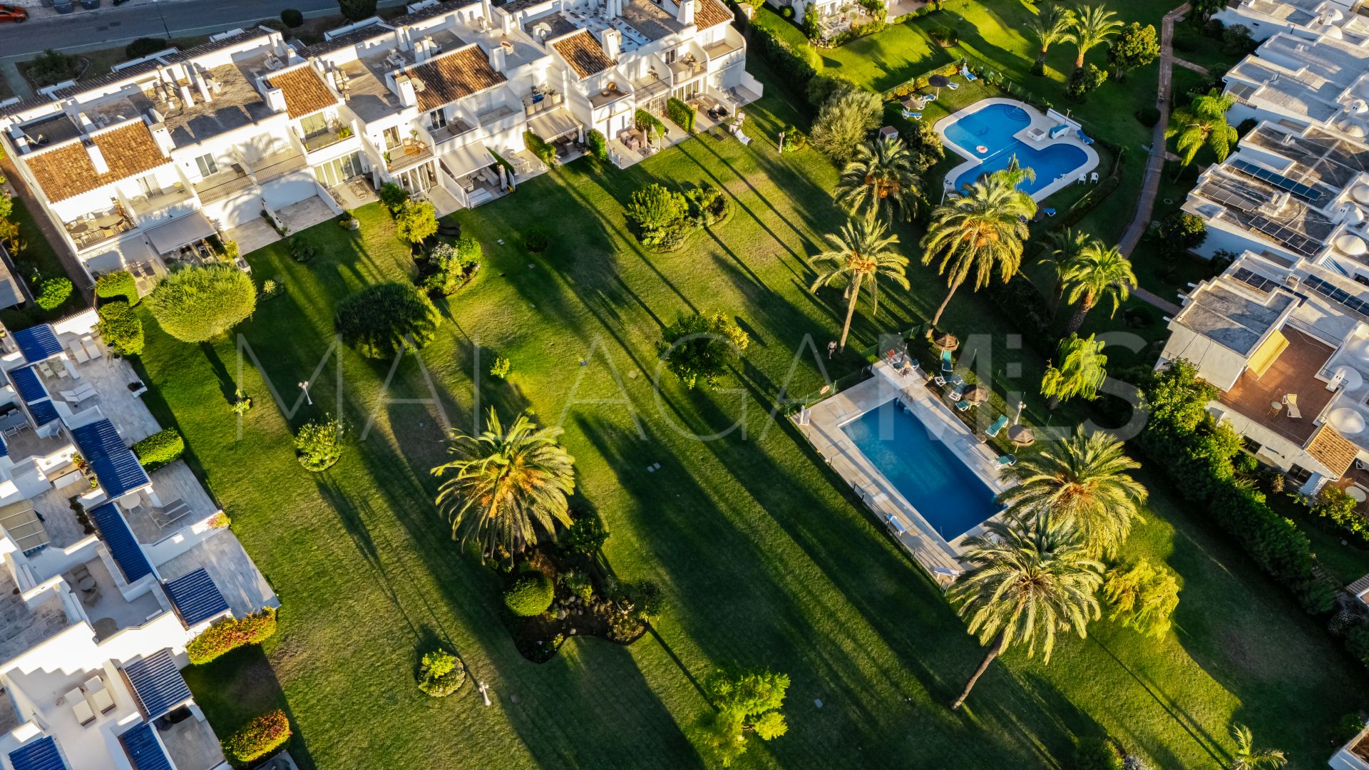 4 bedrooms Nueva Andalucia town house for sale