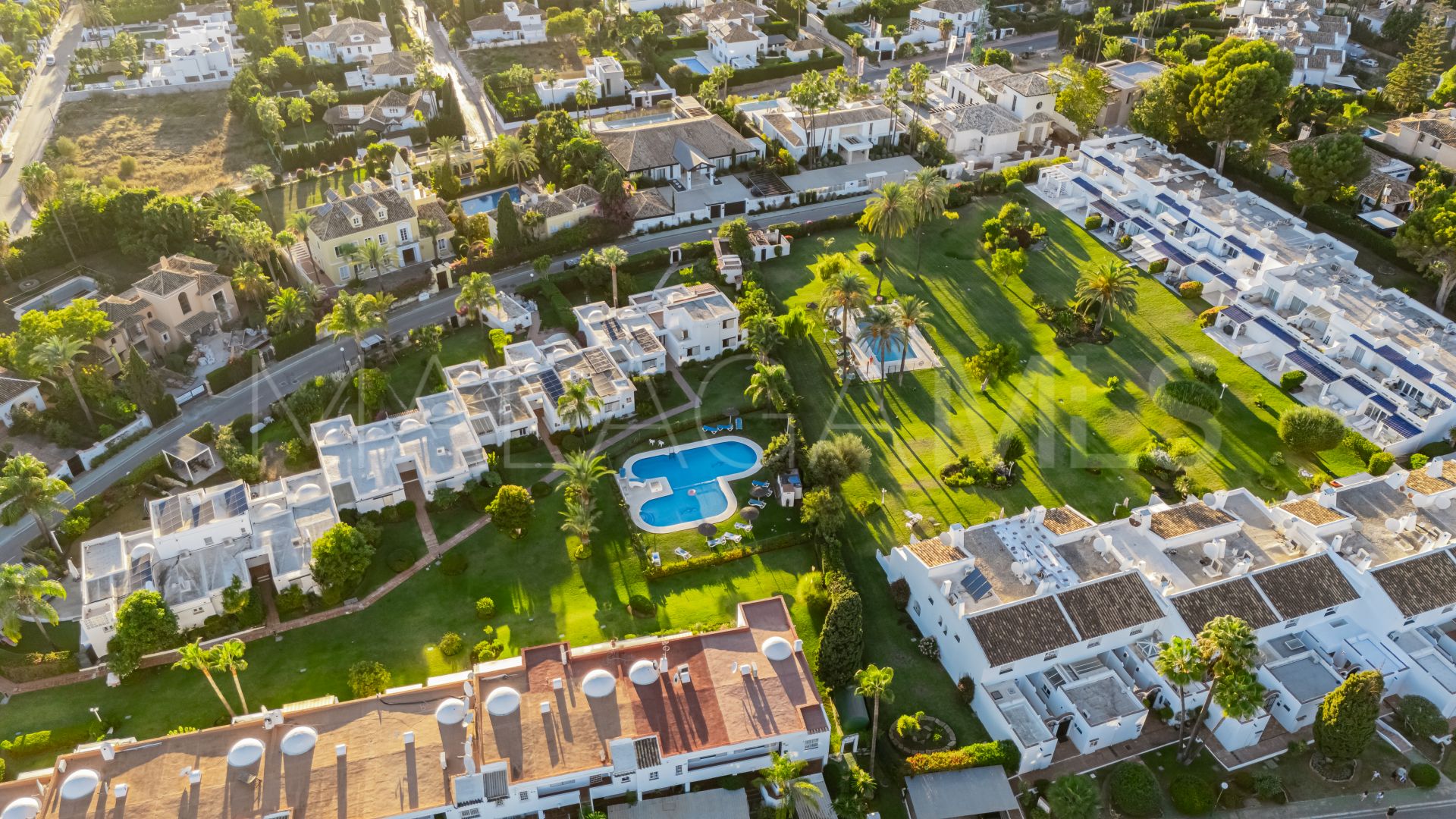 4 bedrooms Nueva Andalucia town house for sale