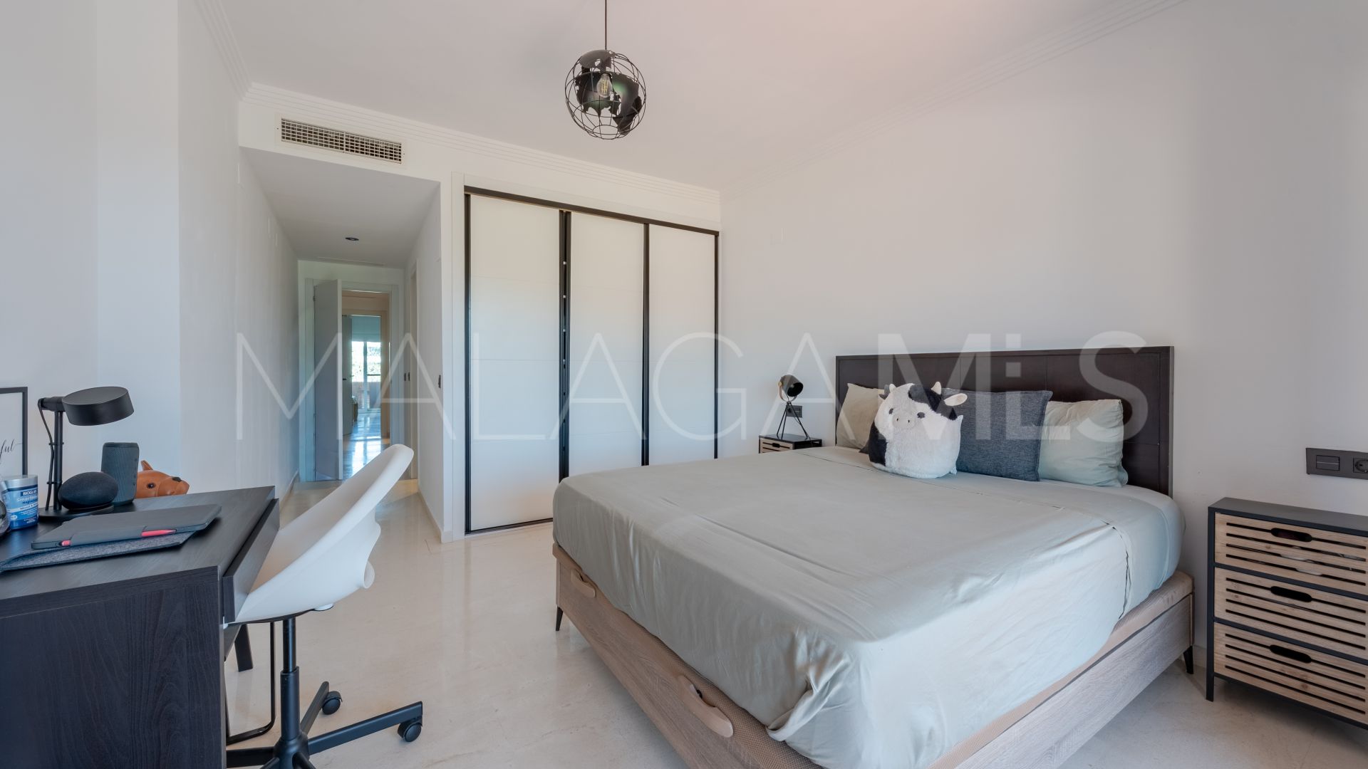 For sale duplex penthouse in Estepona East with 3 bedrooms