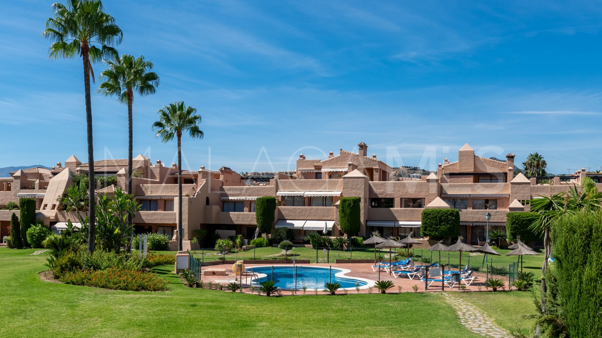For sale duplex penthouse in Estepona East with 3 bedrooms