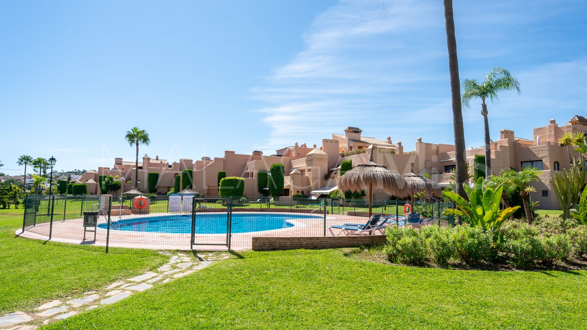 For sale duplex penthouse in Estepona East with 3 bedrooms