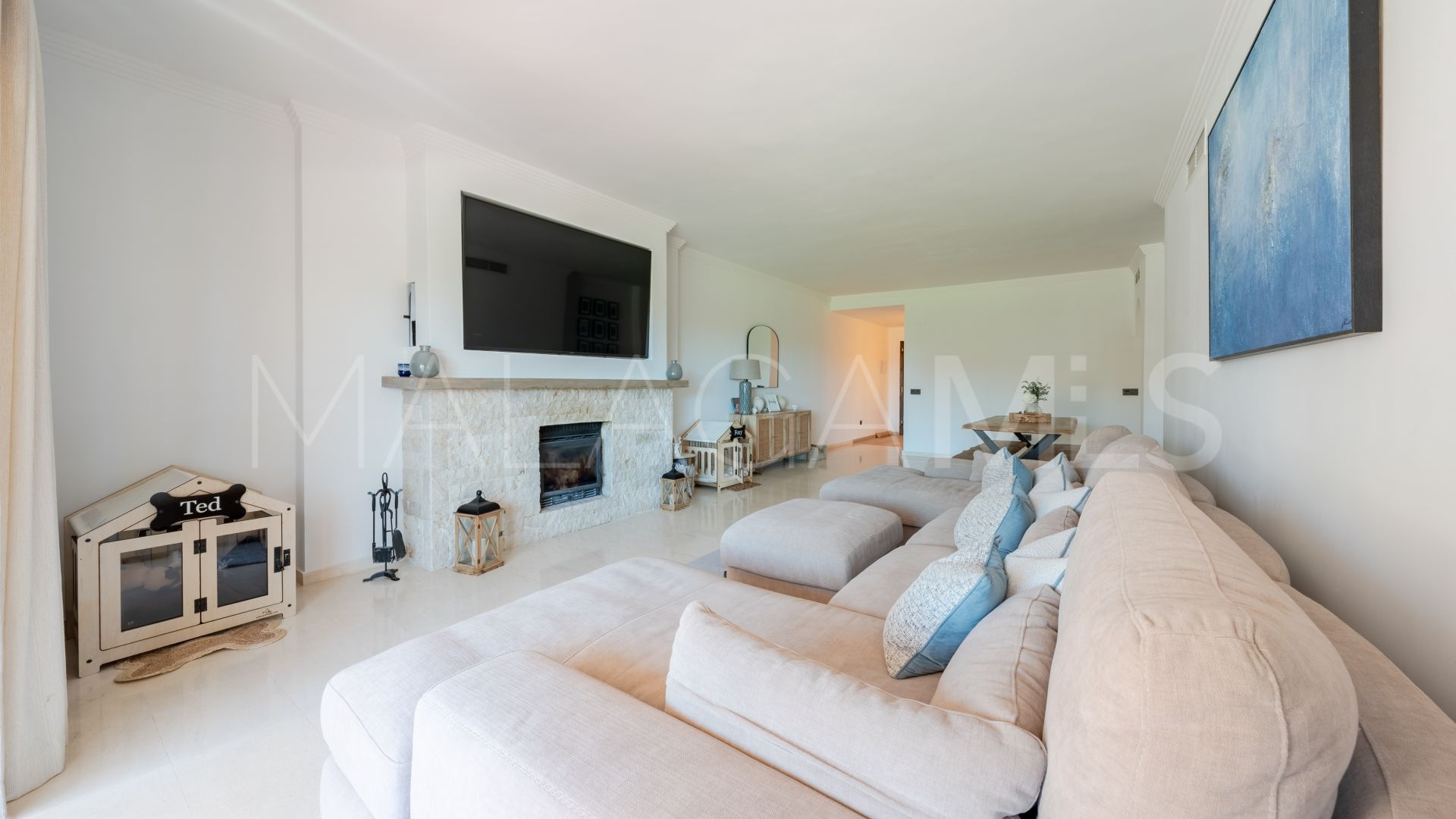 For sale duplex penthouse in Estepona East with 3 bedrooms