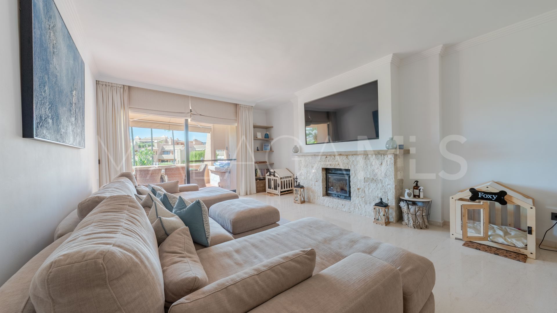 For sale duplex penthouse in Estepona East with 3 bedrooms