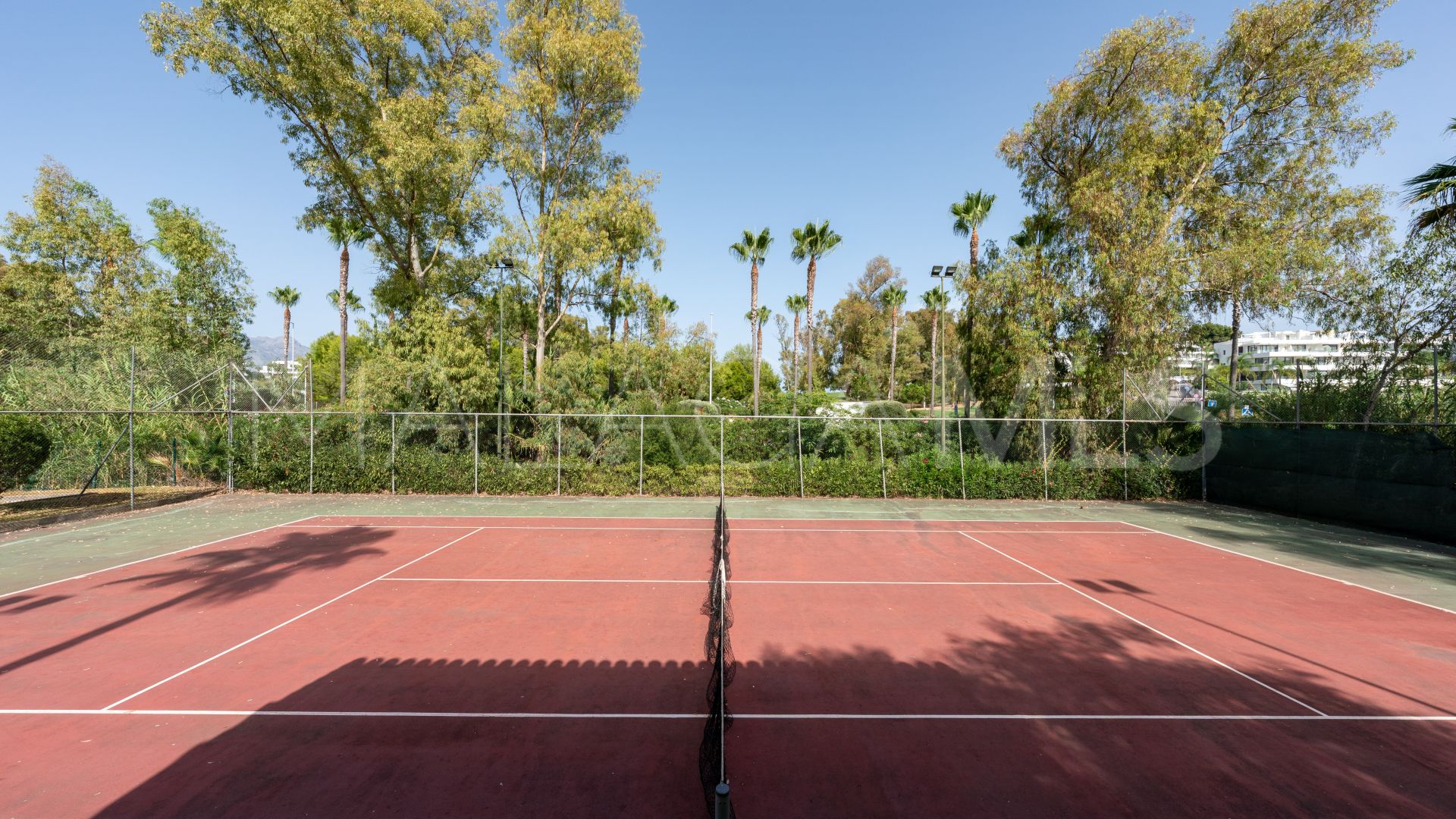 For sale duplex penthouse in Estepona East with 3 bedrooms