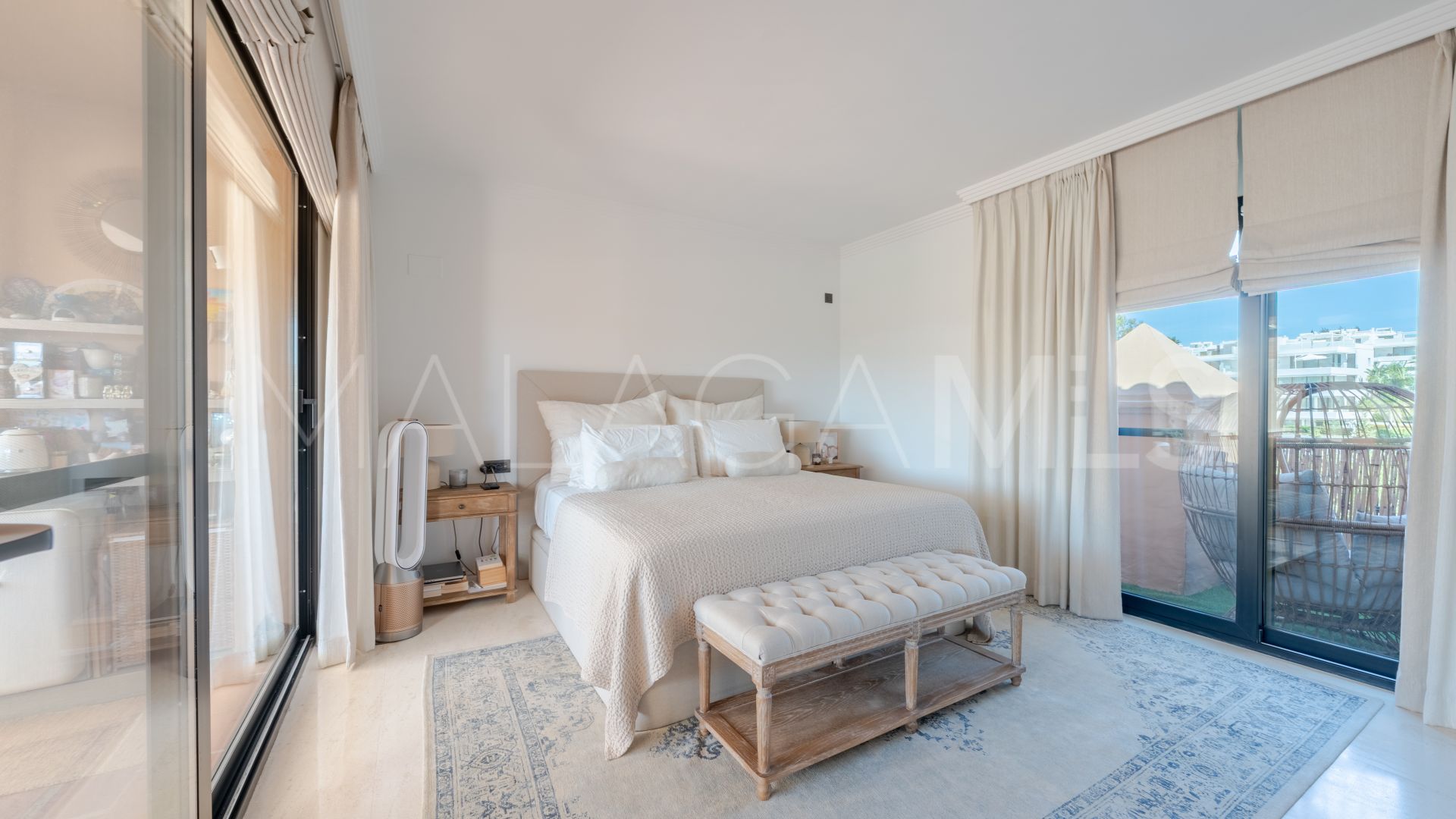 For sale duplex penthouse in Estepona East with 3 bedrooms