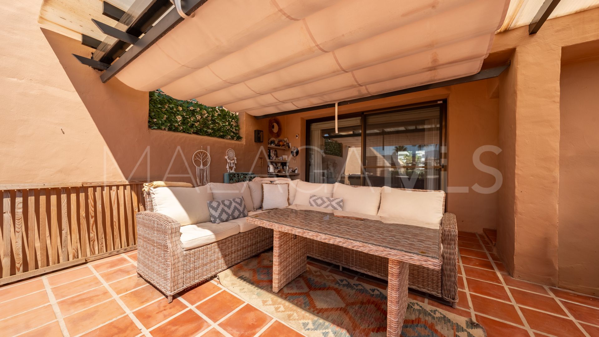 For sale duplex penthouse in Estepona East with 3 bedrooms