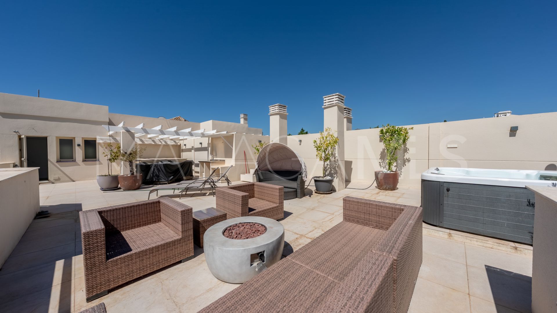 Duplex penthouse for sale in Fuente Aloha