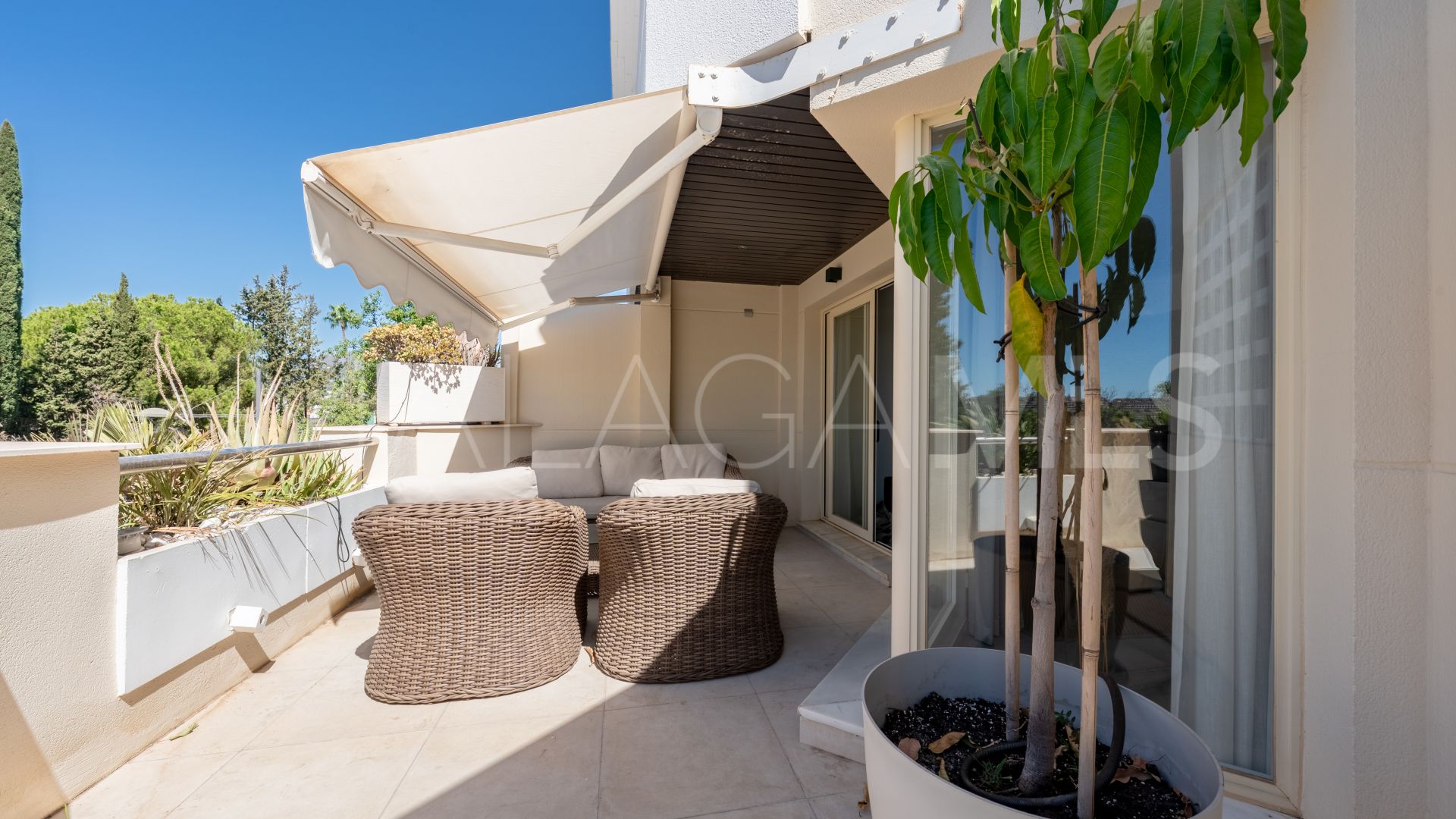 Duplex penthouse for sale in Fuente Aloha