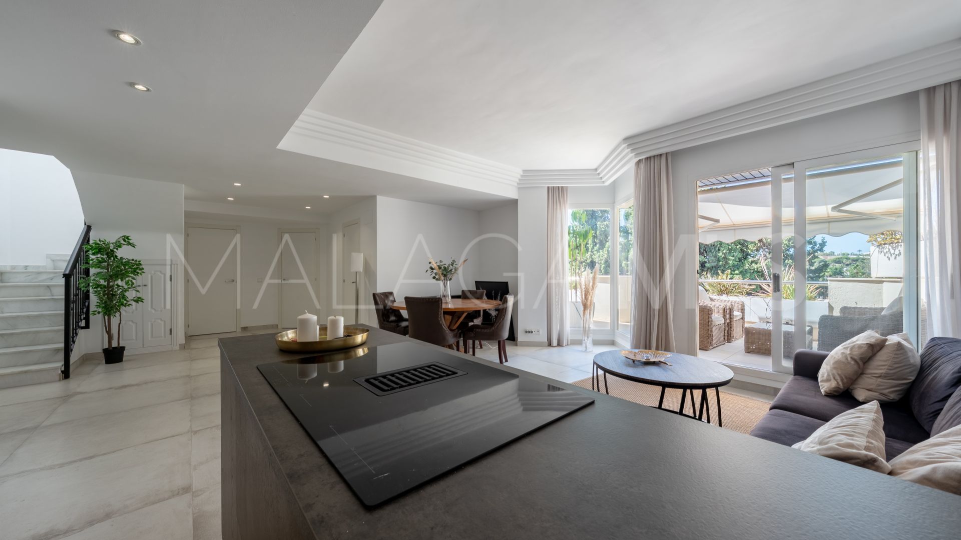 Duplex penthouse for sale in Fuente Aloha