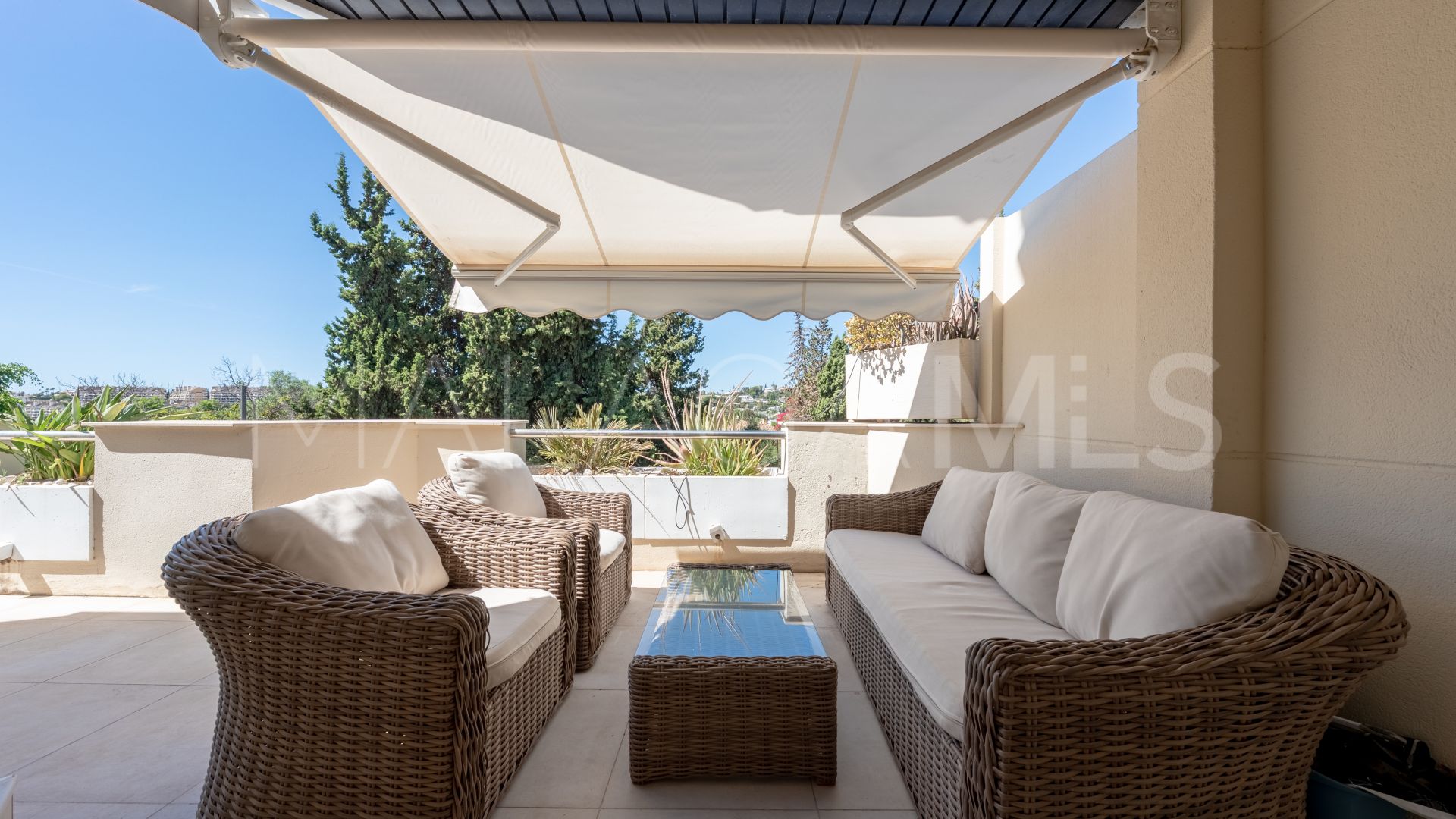 Duplex penthouse for sale in Fuente Aloha
