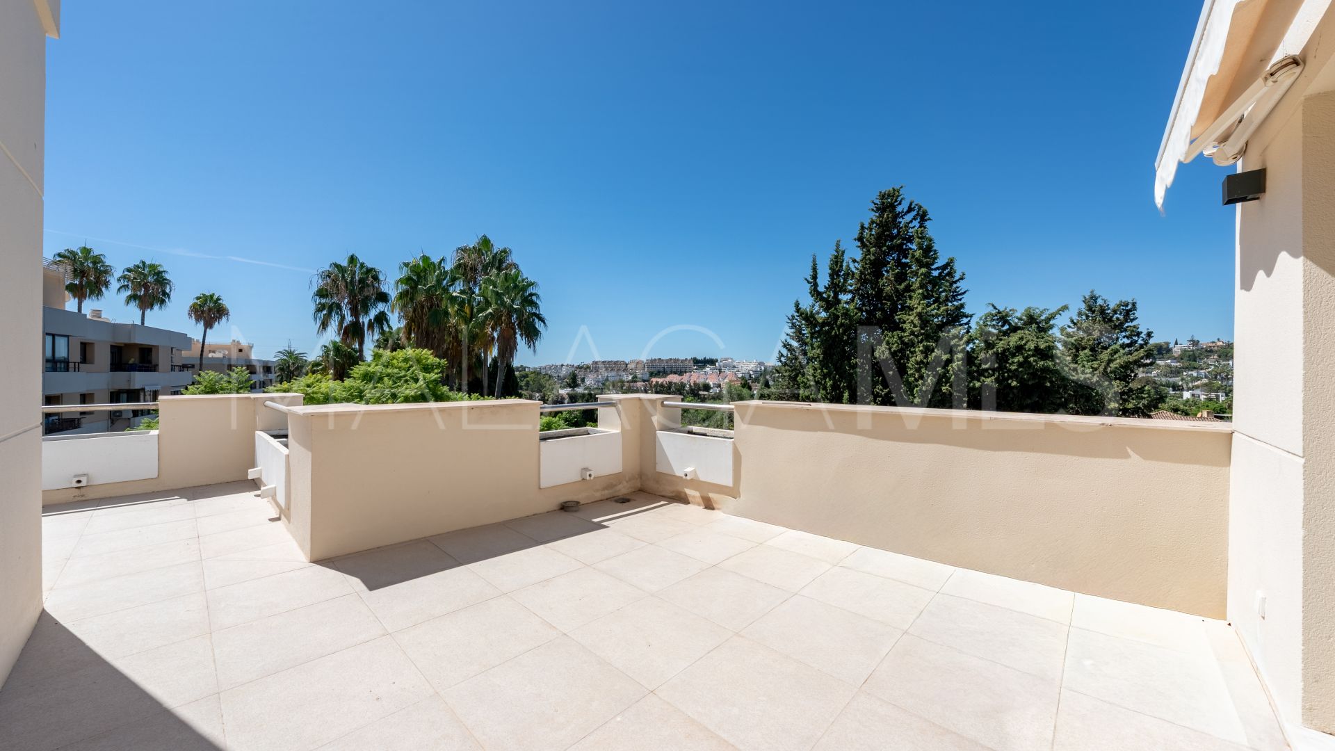 Duplex penthouse for sale in Fuente Aloha