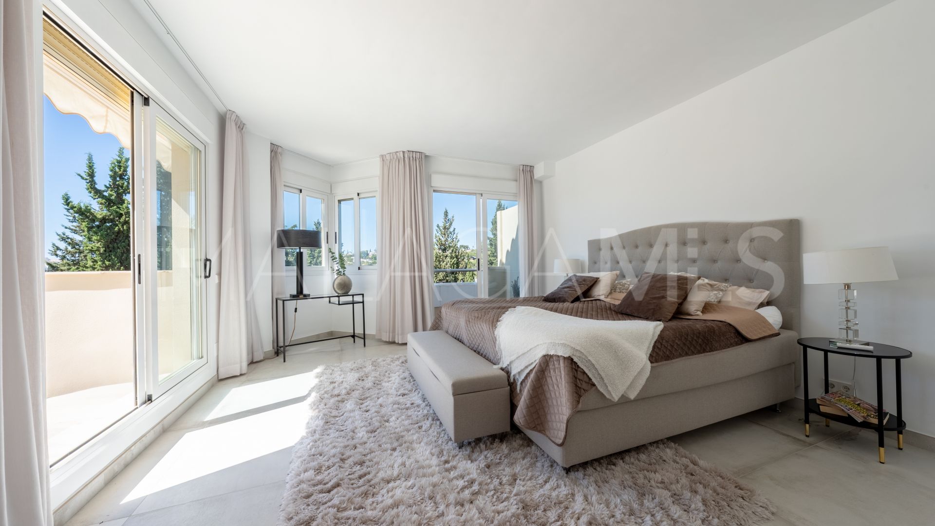 Duplex penthouse for sale in Fuente Aloha