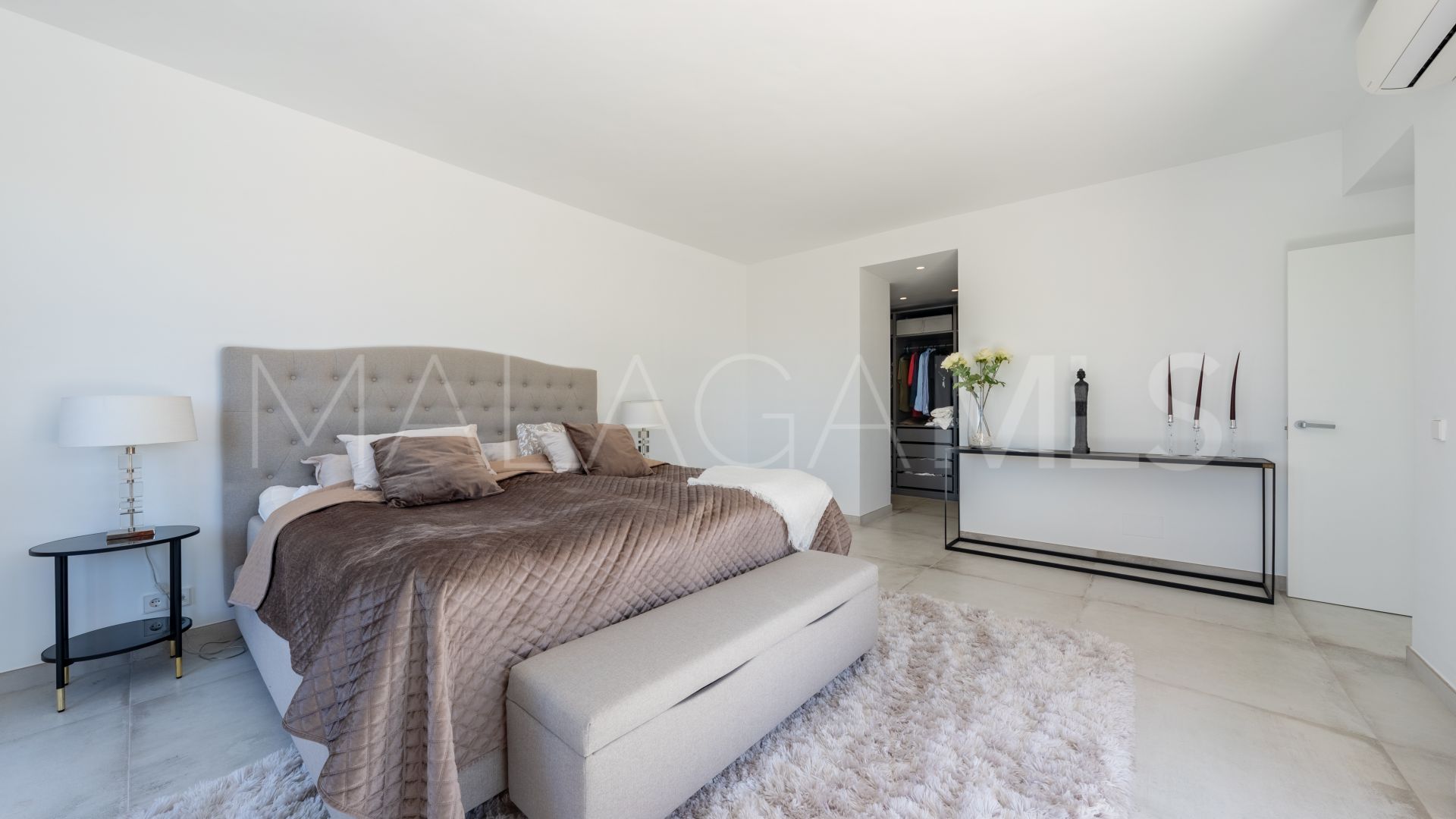 Duplex penthouse for sale in Fuente Aloha