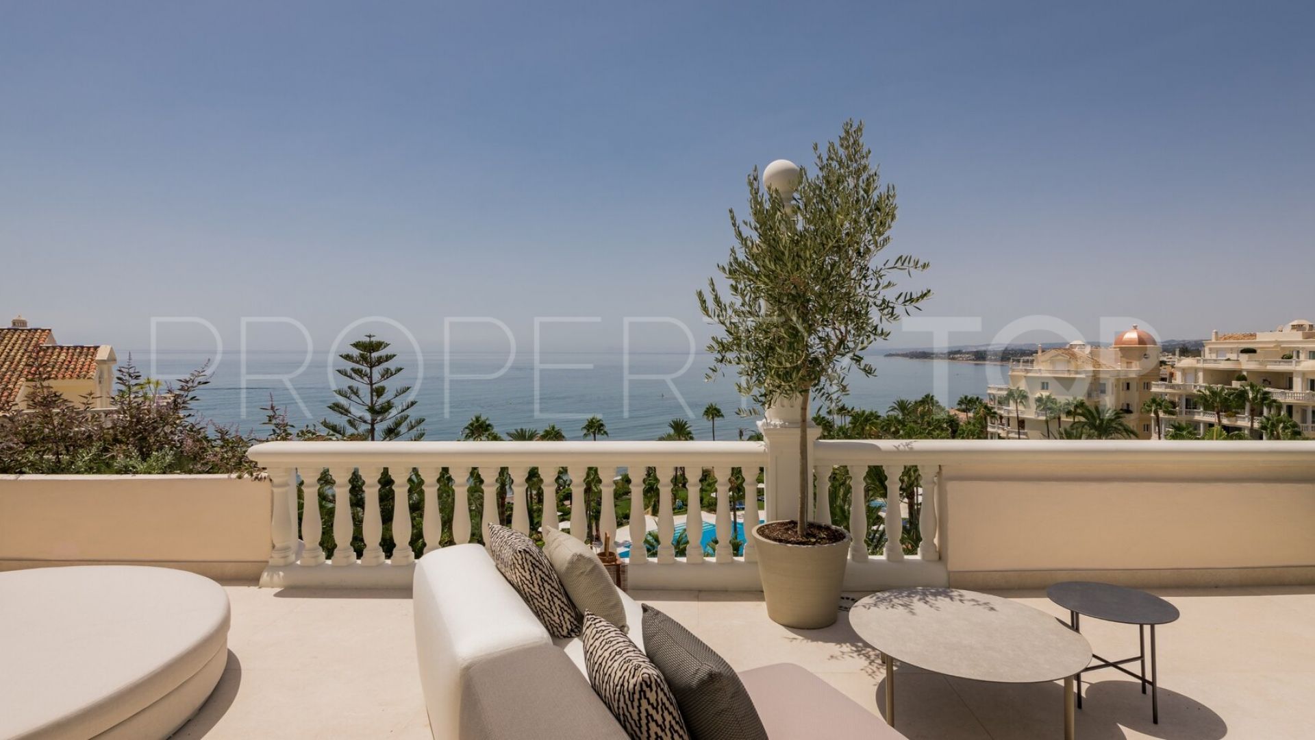 5 bedrooms penthouse in Las Dunas Park for sale