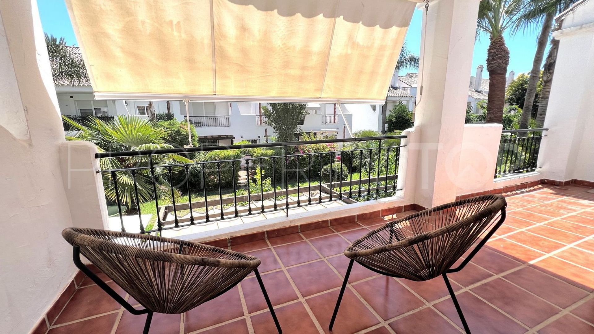 For sale Nueva Andalucia town house