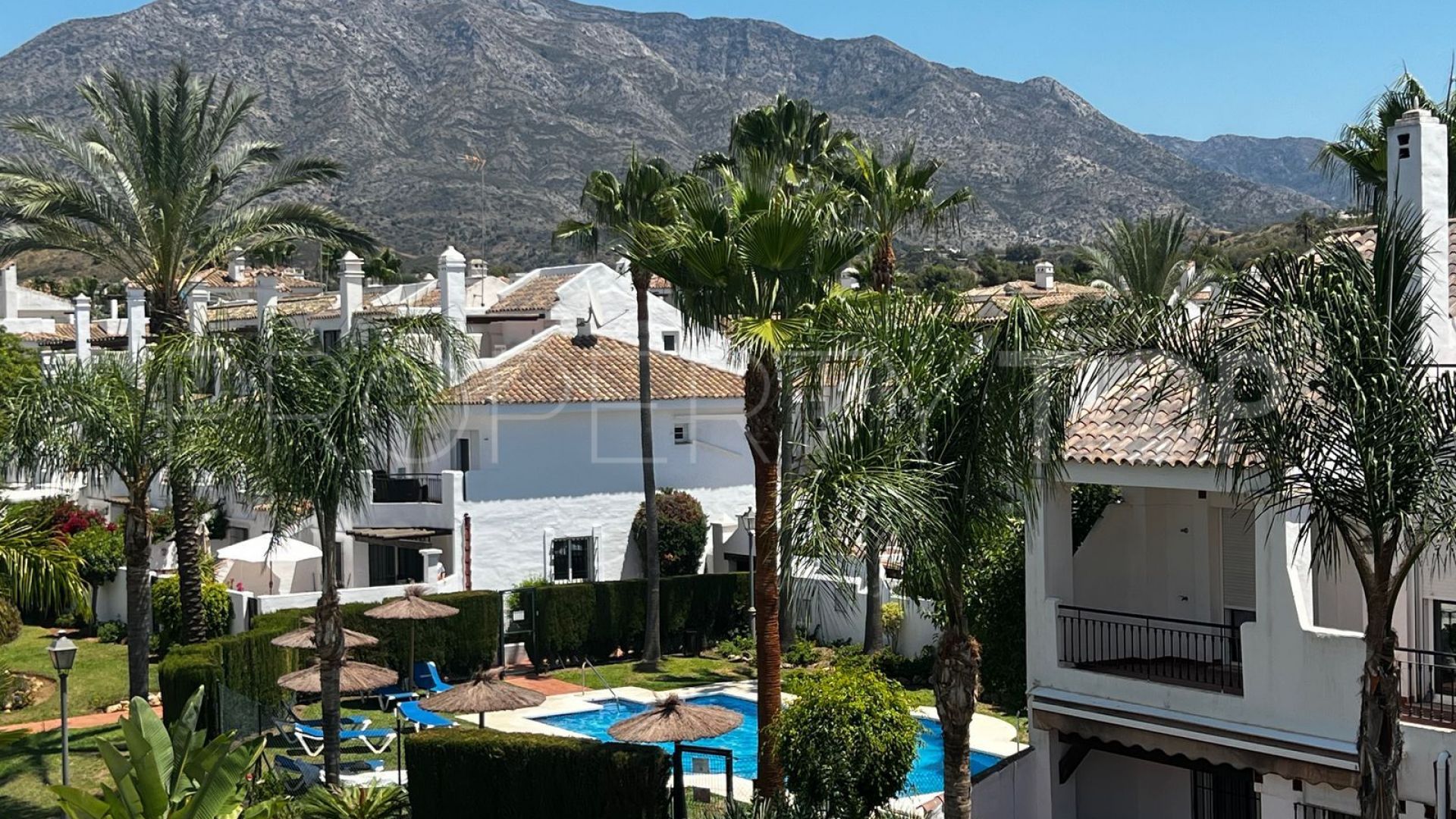 For sale Nueva Andalucia town house