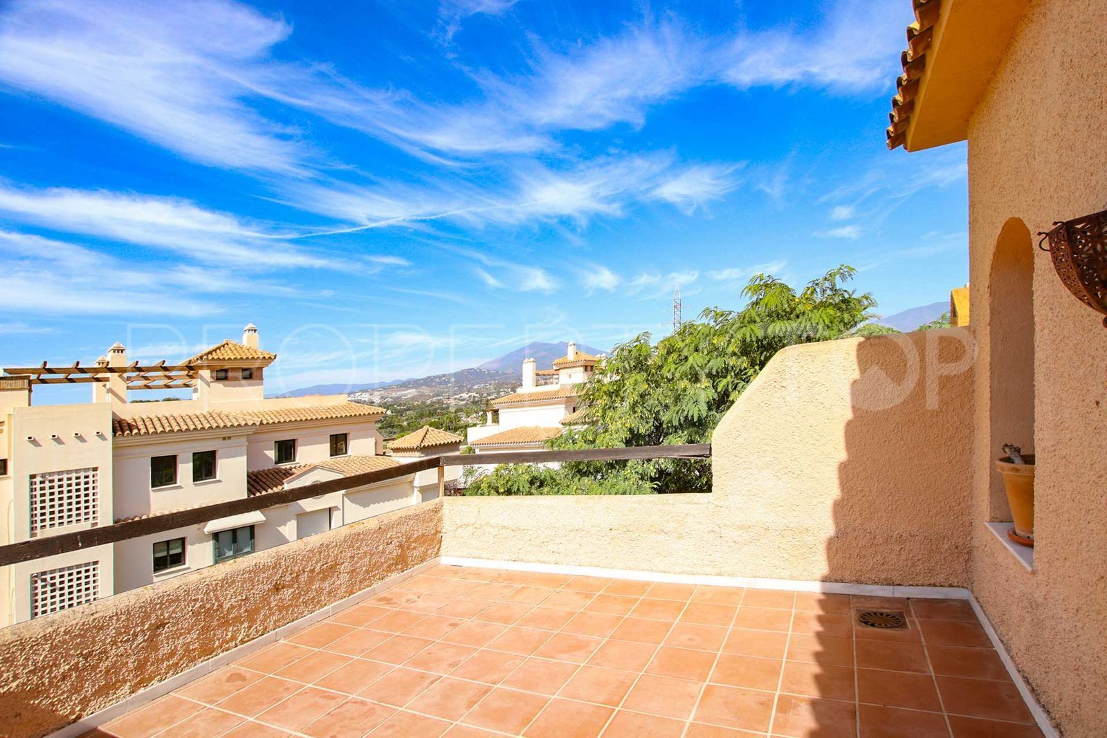 For sale Nueva Andalucia town house with 3 bedrooms