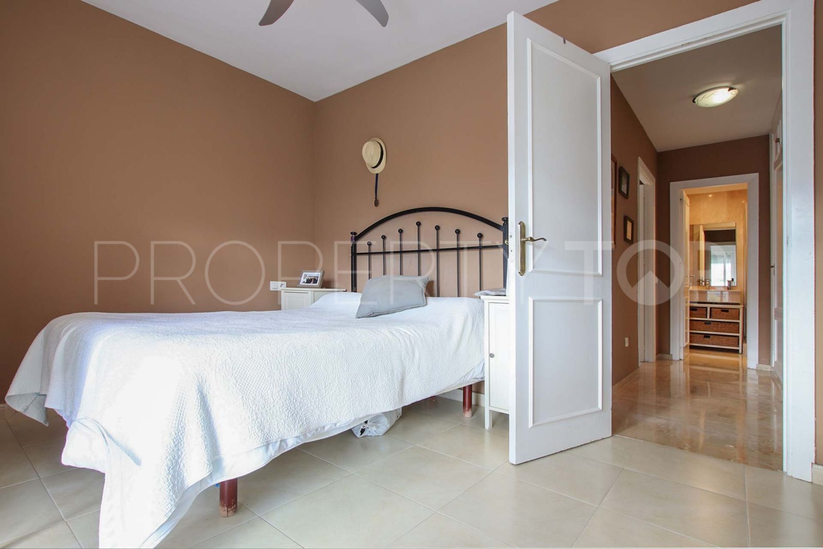 Ground floor apartment for sale in Nueva Andalucia