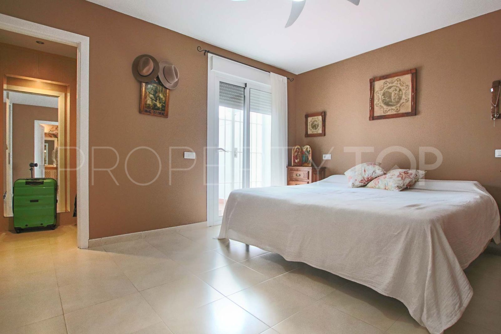 Ground floor apartment for sale in Nueva Andalucia