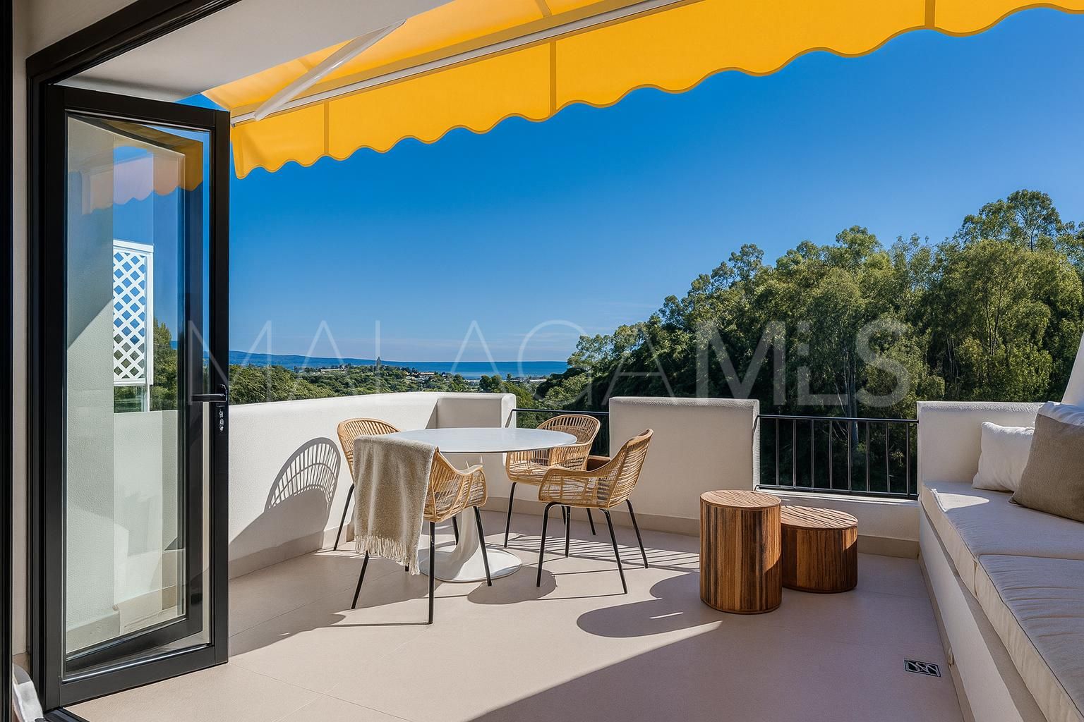 Buy apartamento in Los Almendros de 3 bedrooms