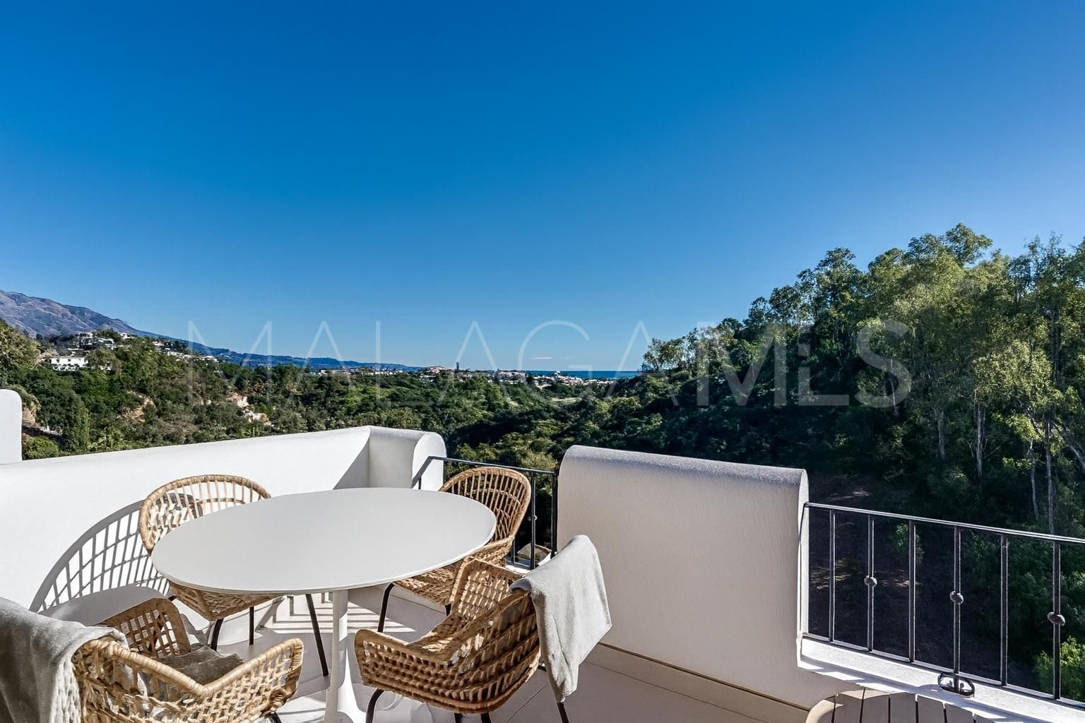 Buy apartamento in Los Almendros de 3 bedrooms