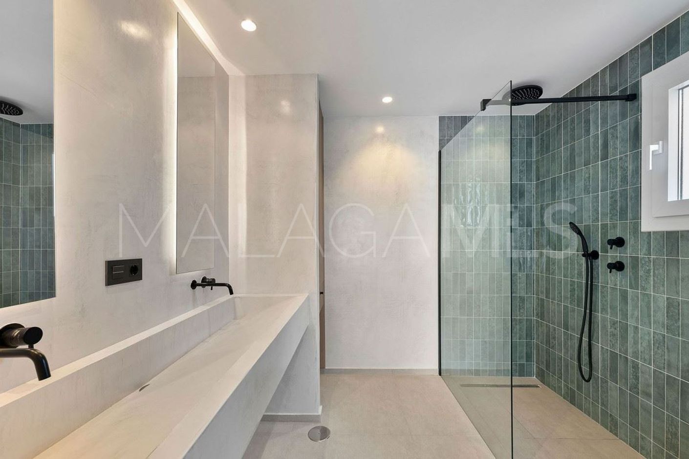 Zweistöckiges penthouse for sale in Aloha Gardens