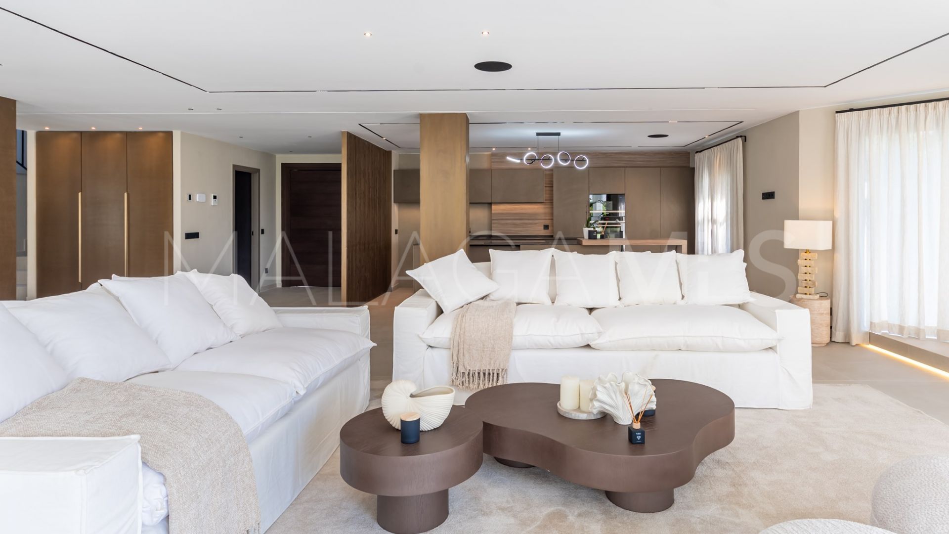 Villa for sale in Atalaya Golf