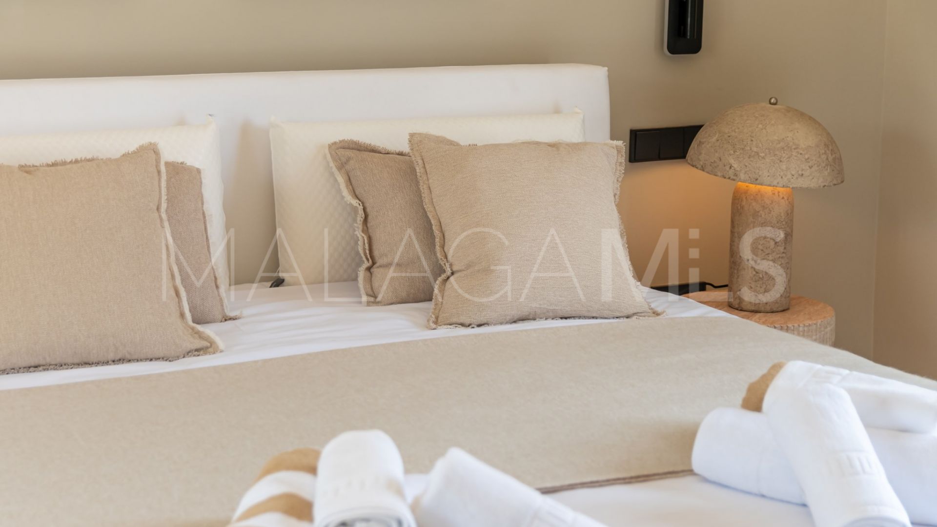 Villa for sale in Atalaya Golf