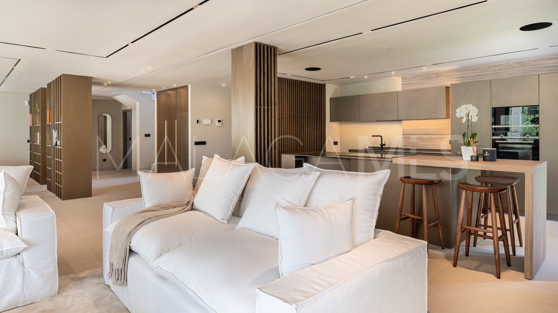 Villa for sale in Atalaya Golf