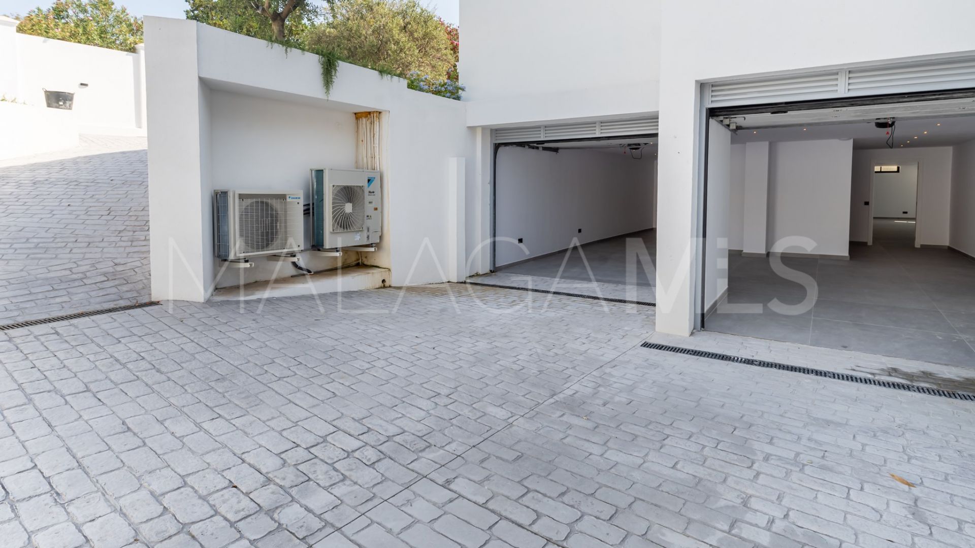 Villa for sale in Atalaya Golf